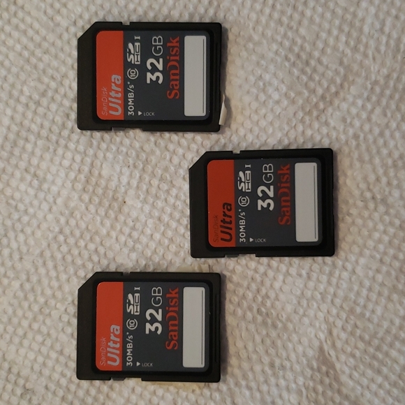 Flash Memory Card - Picture 2 of 9